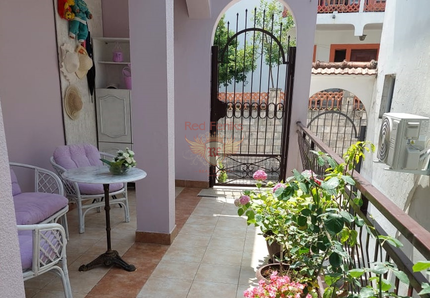 Wohnung in Herceg-Novi, Montenegro, 98 m² - Foto 1