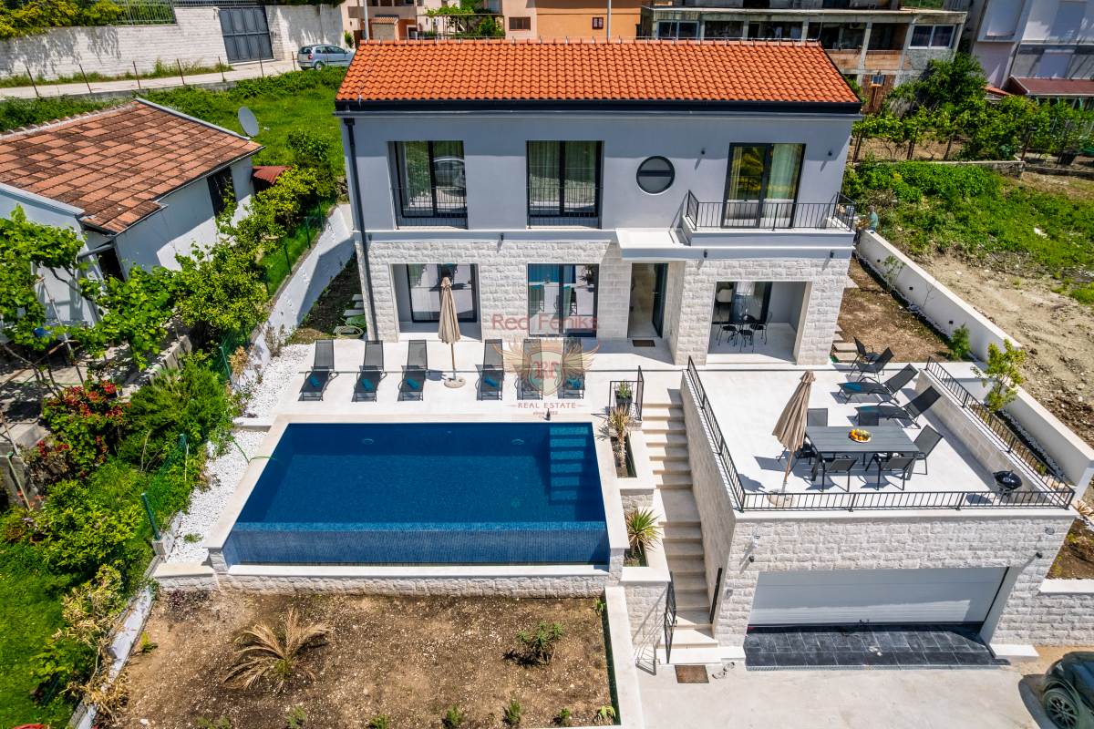 House in Tivat, Montenegro, 250 m² - picture 1