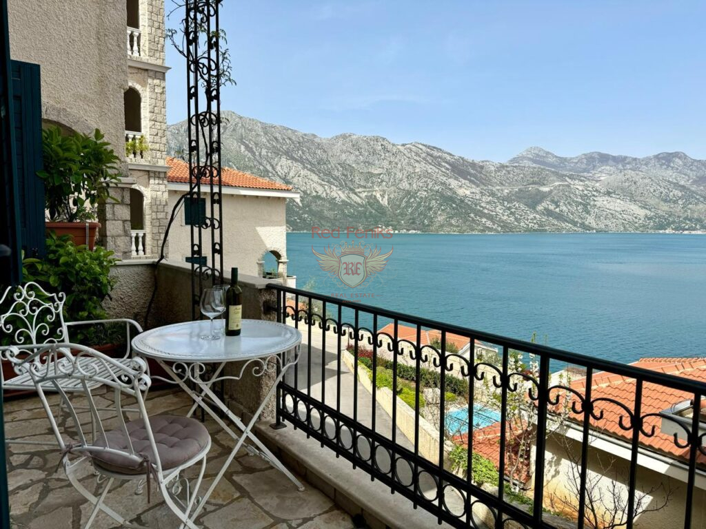 Appartement à Kotor, Monténégro, 44 m² - image 1