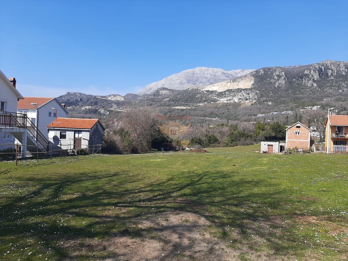 Terrain à Herceg-Novi, Monténégro, 2 000 m² - image 1