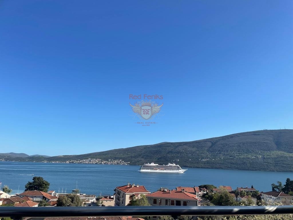 Piso en Herceg-Novi, Montenegro, 81 m² - imagen 1