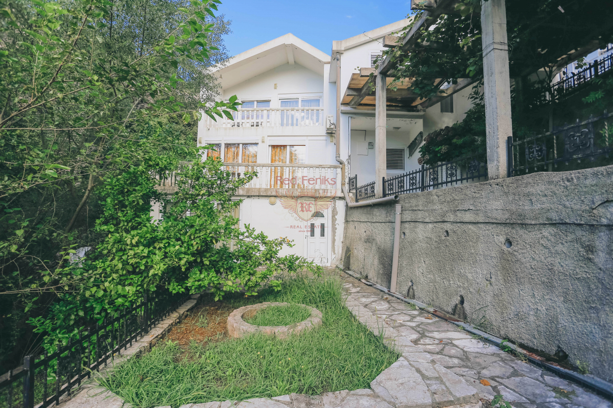 House in Budva, Montenegro, 200 m² - picture 1