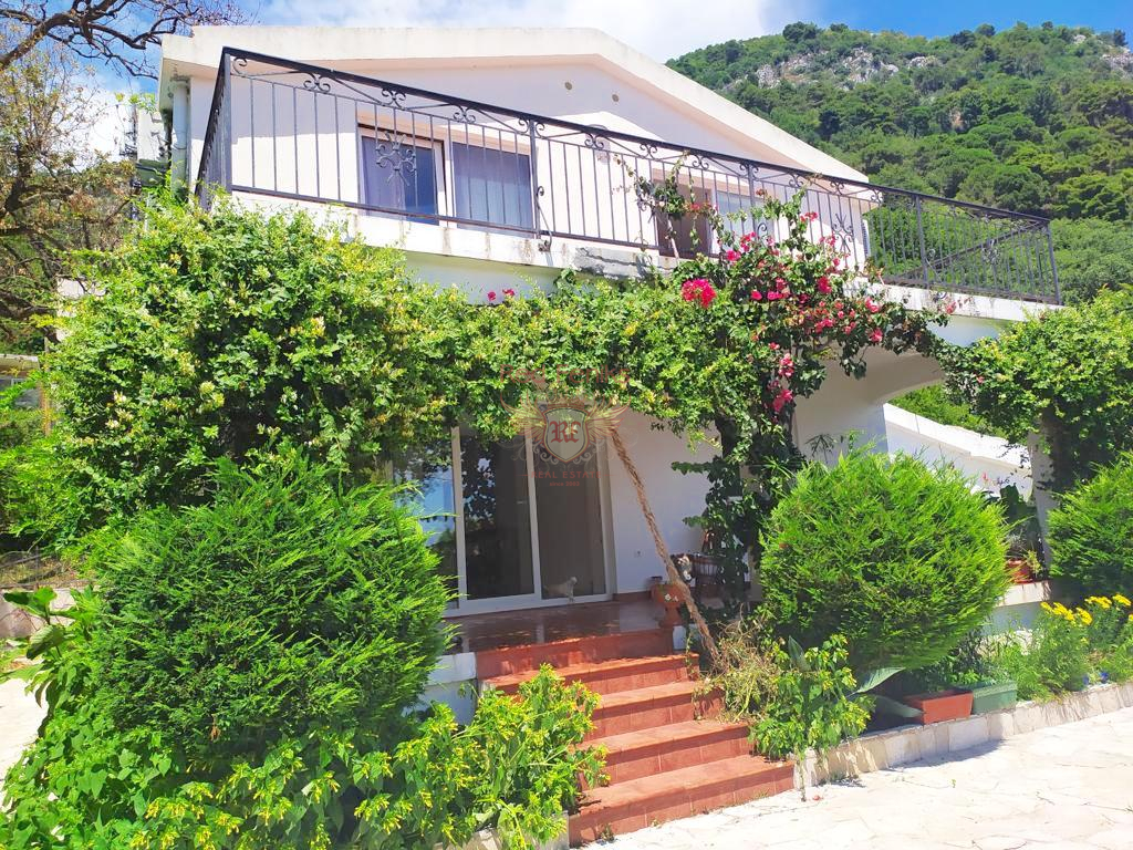 Casa en Budva, Montenegro, 181 m² - imagen 1
