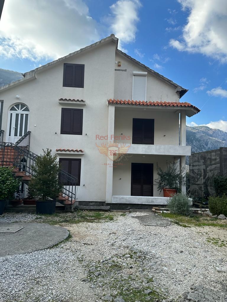 Casa en Kotor, Montenegro, 337 m² - imagen 1