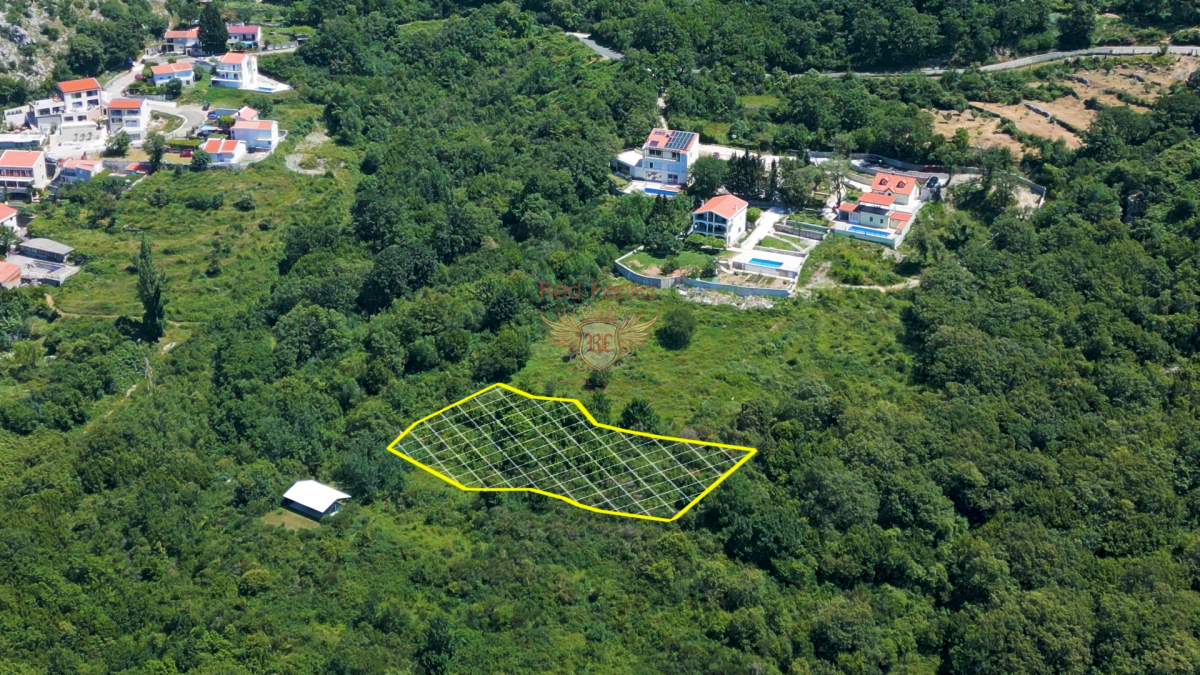Terrain à Budva, Monténégro, 1 088 m² - image 1