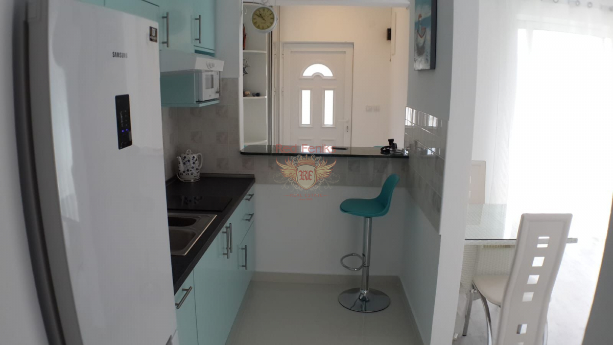Piso en Herceg-Novi, Montenegro, 60 m² - imagen 1