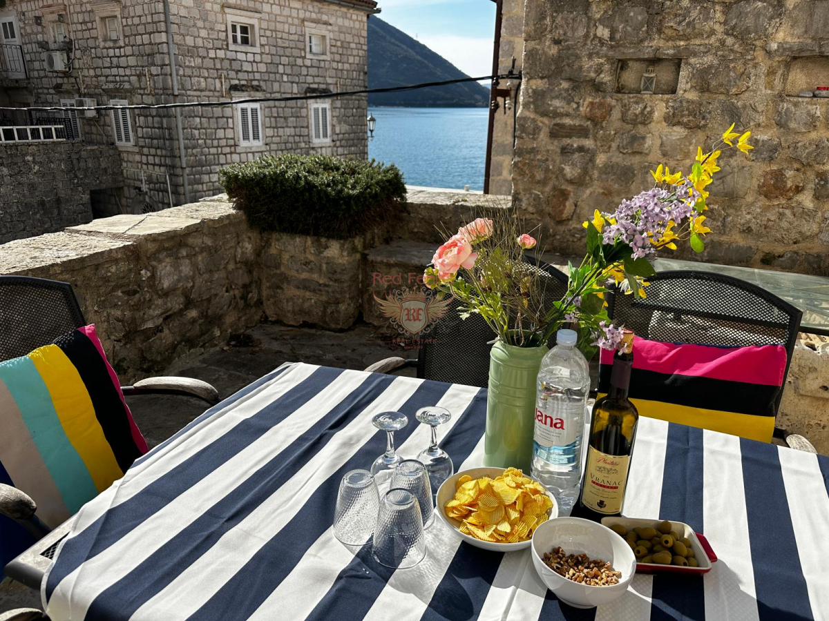 Appartamento a Kotor, Montenegro, 83 m² - foto 2