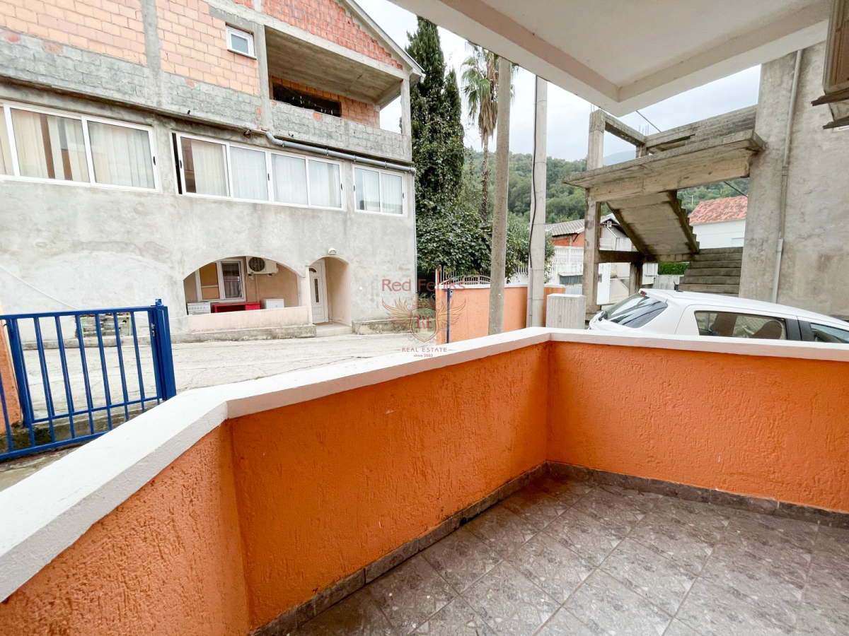 Piso en Herceg-Novi, Montenegro, 54 m² - imagen 2