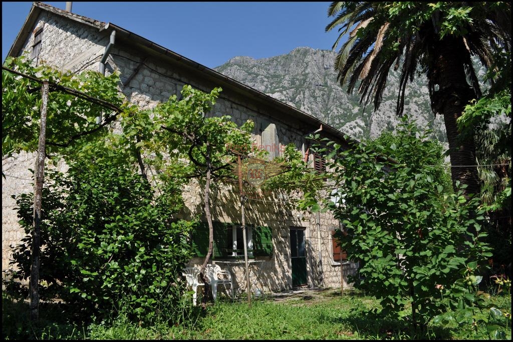 Casa en Kotor, Montenegro, 85 m² - imagen 2