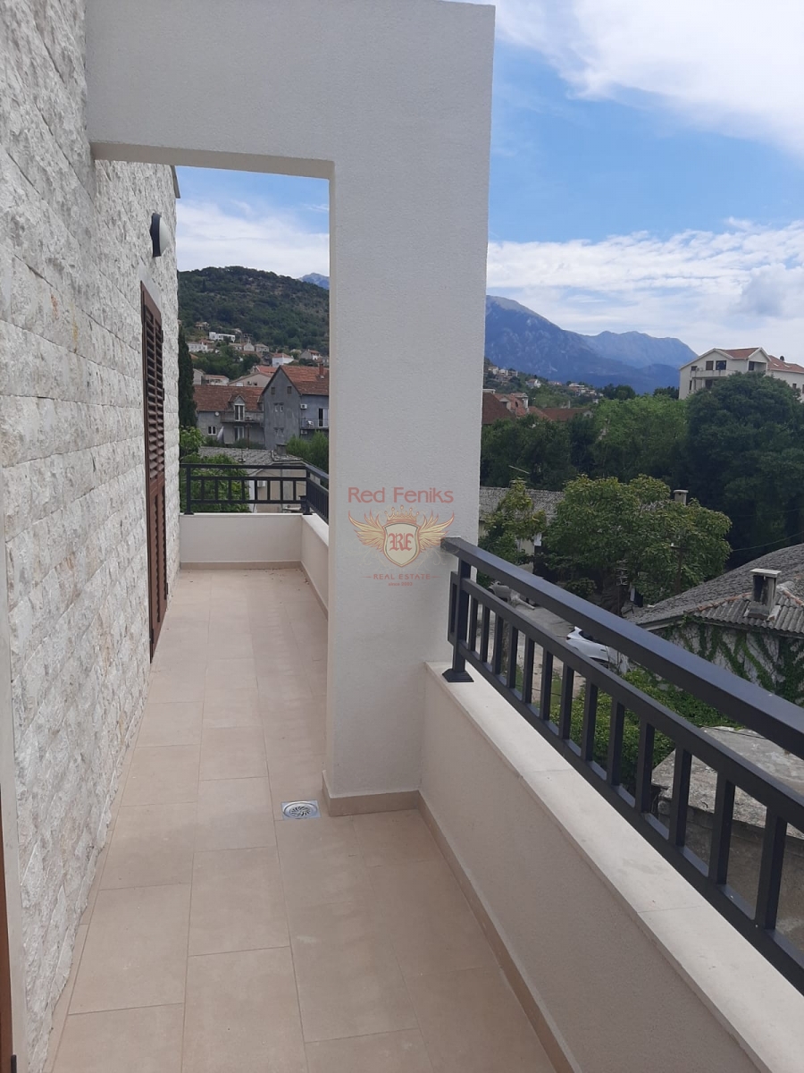 Appartamento a Tivat, Montenegro, 105 m² - foto 2
