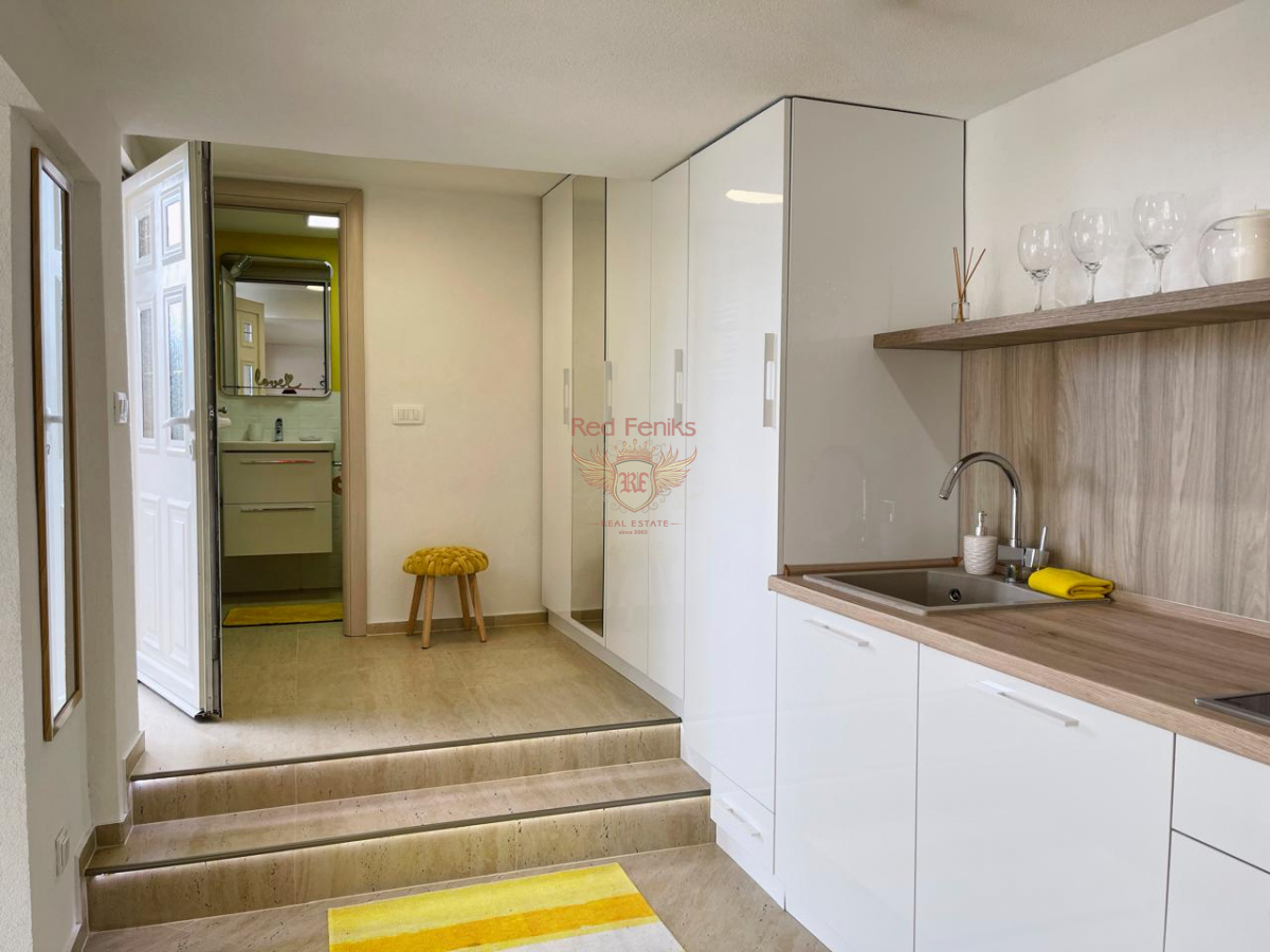 Haus in Tivat, Montenegro, 120 m² - Foto 2