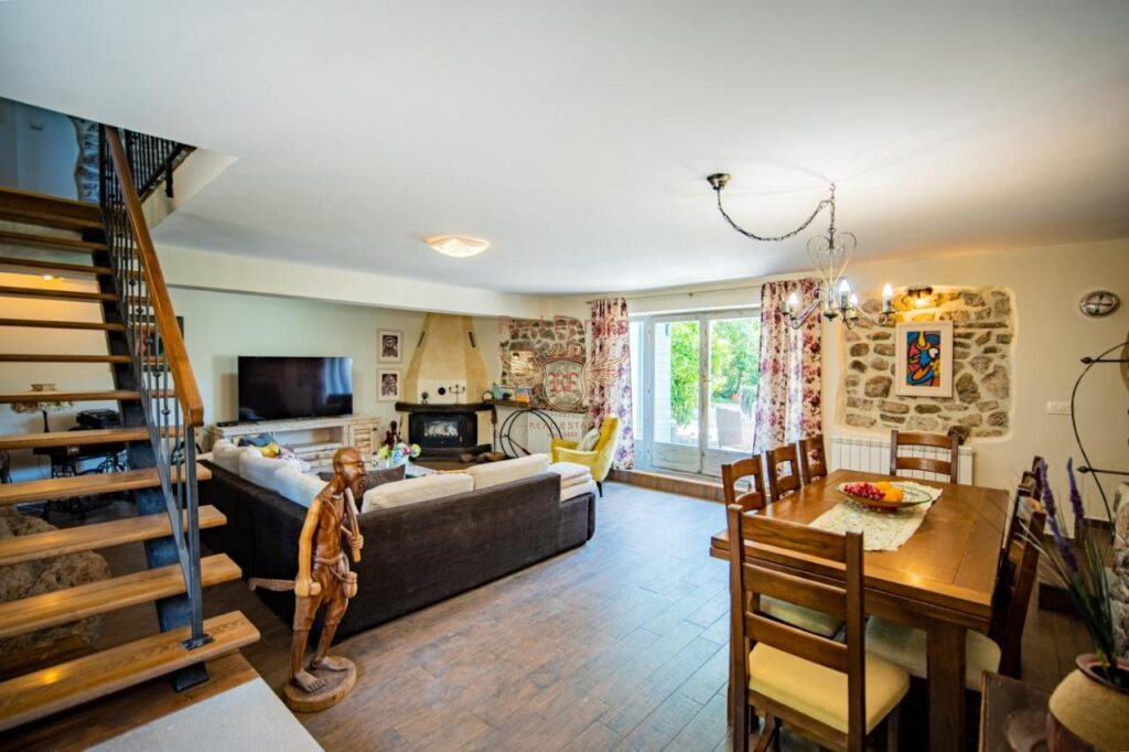 Casa en Luštica, Montenegro, 150 m² - imagen 2