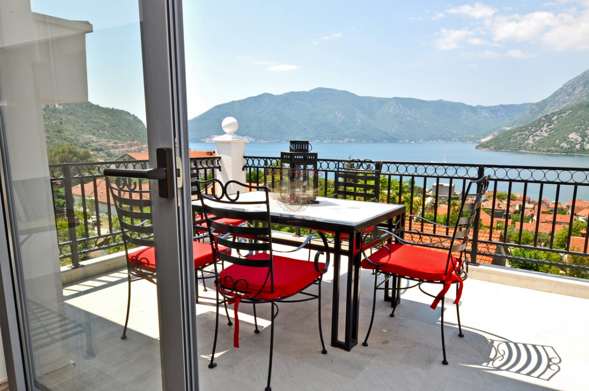 Appartement à Kotor, Monténégro, 200 m² - image 2