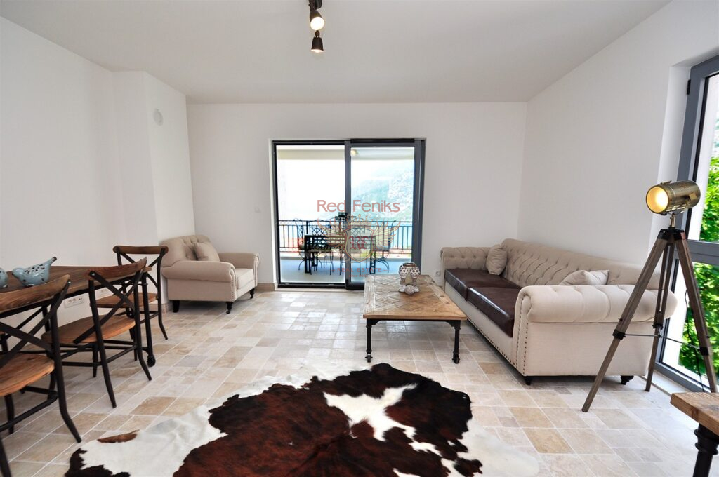 Piso en Kotor, Montenegro, 92 m² - imagen 2