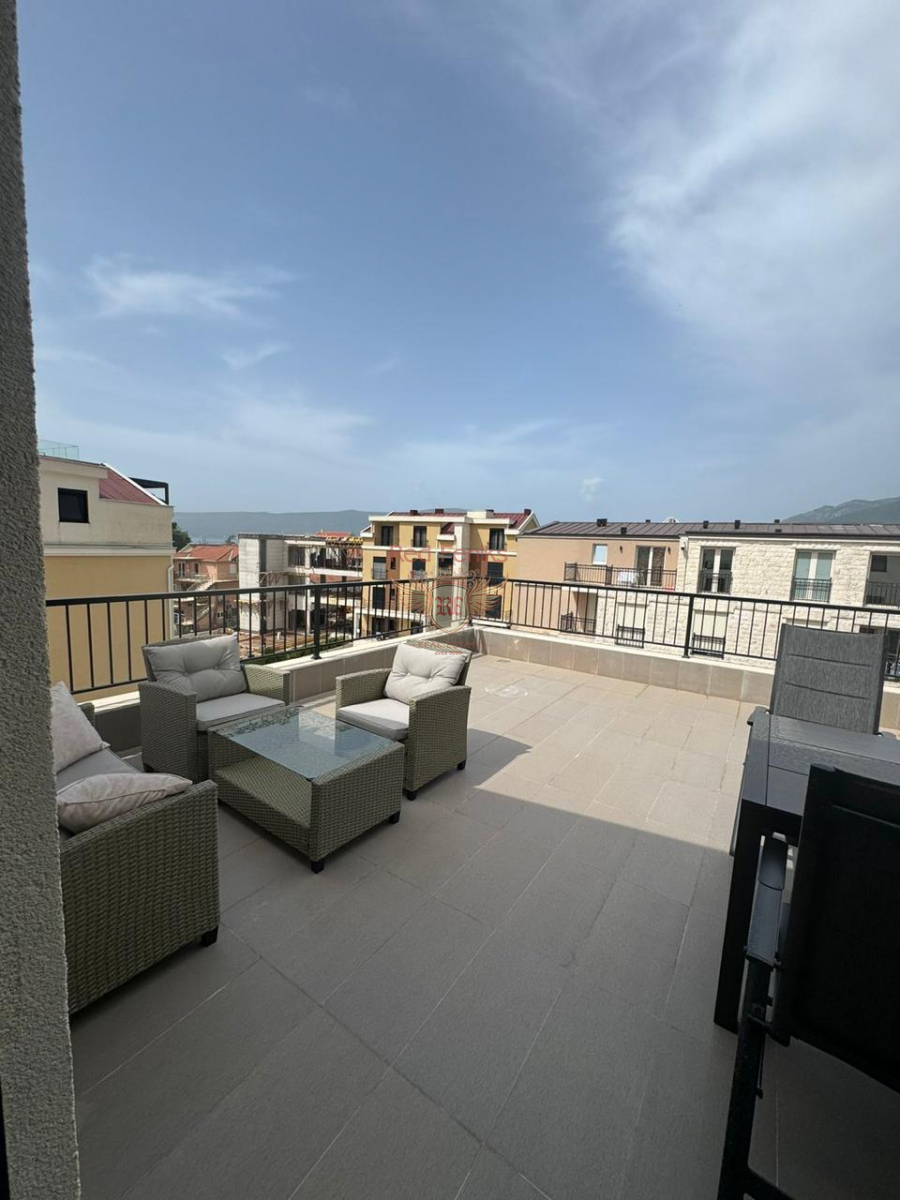 Appartamento a Tivat, Montenegro, 93 m² - foto 2