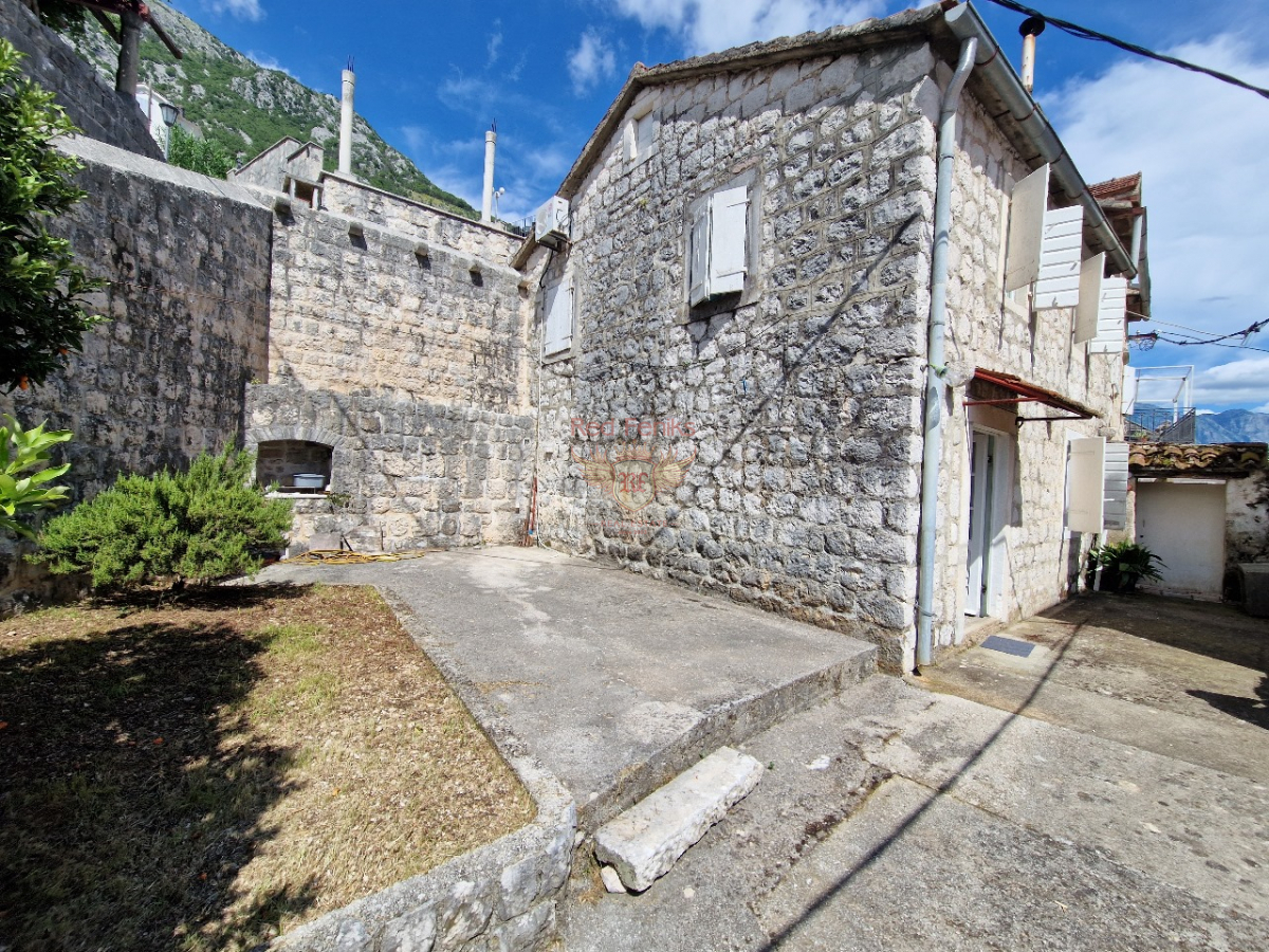 Casa en Kotor, Montenegro, 64 m² - imagen 2