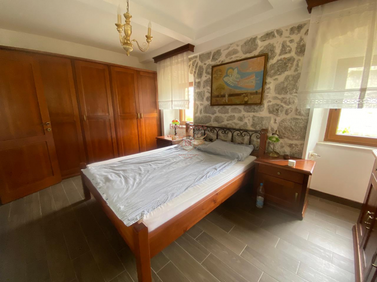 House in Kotor, Montenegro, 306 m² - picture 2