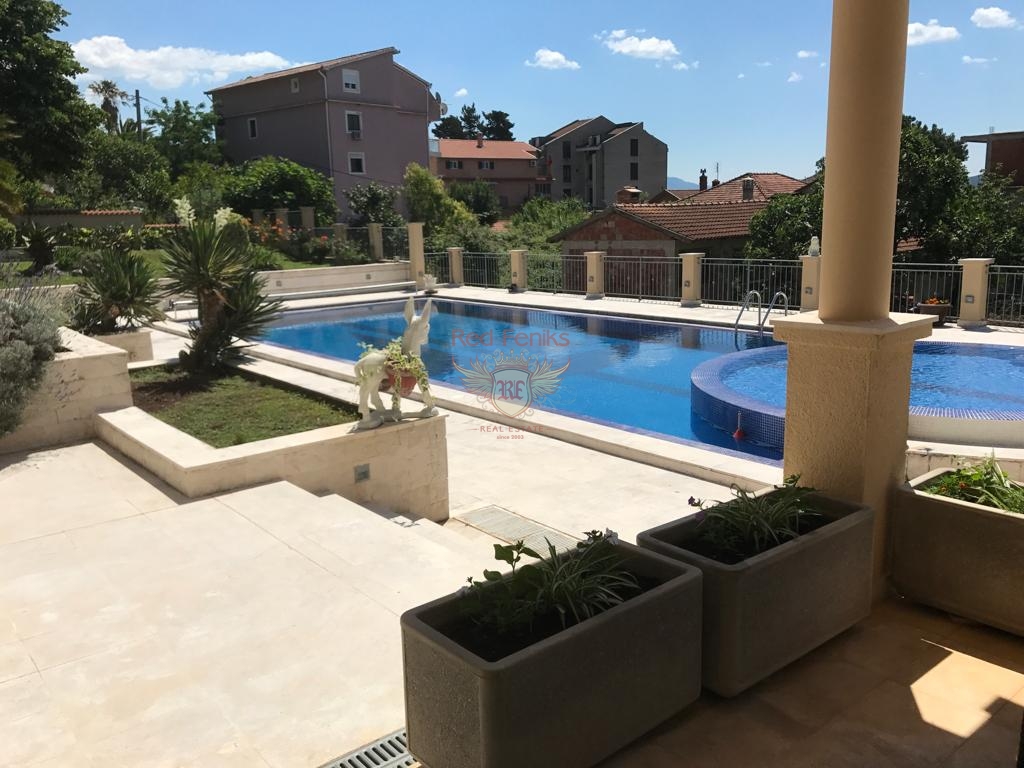 Casa en Herceg-Novi, Montenegro, 360 m² - imagen 2