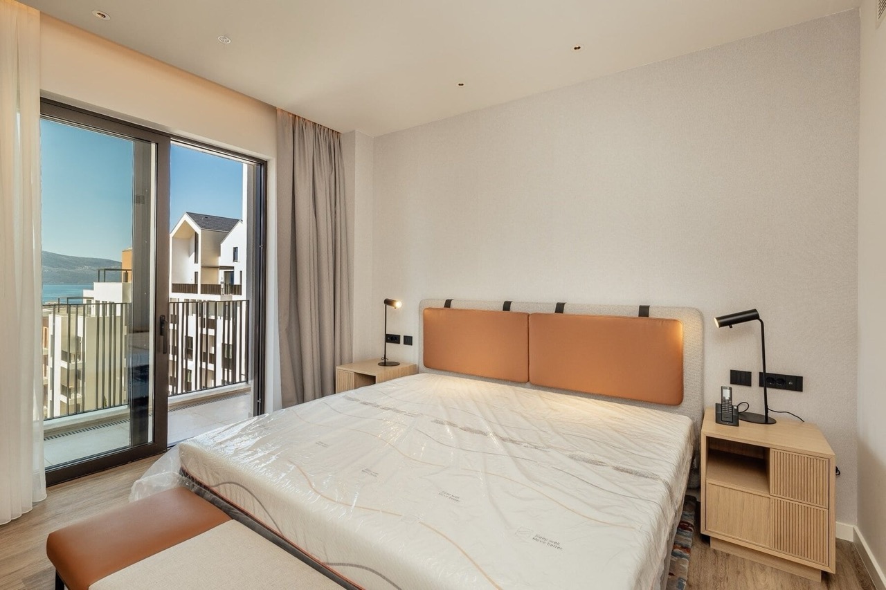 Piso en Tivat, Montenegro, 87 m² - imagen 13