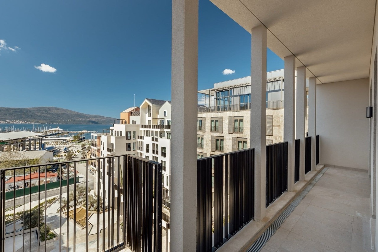 Piso en Tivat, Montenegro, 87 m² - imagen 3