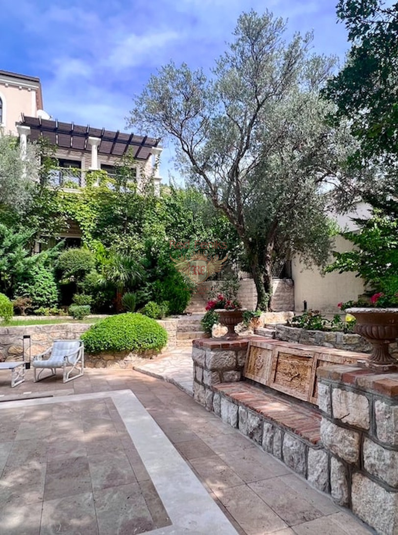 Casa en Budva, Montenegro, 550 m² - imagen 5