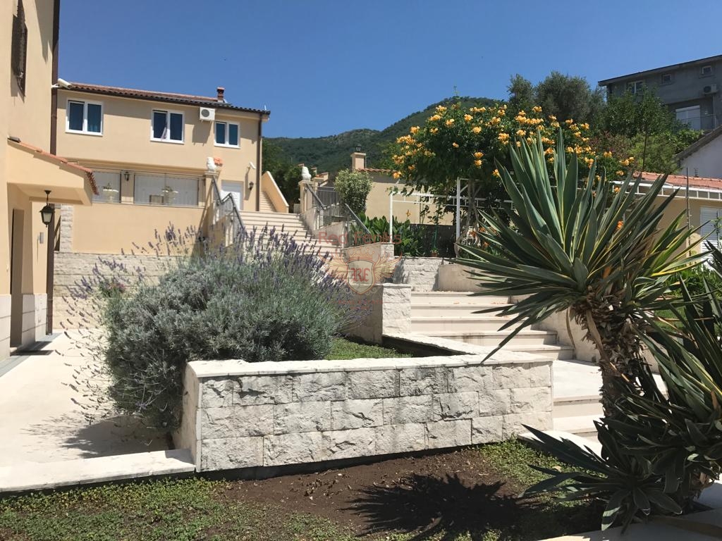 Casa en Herceg-Novi, Montenegro, 360 m² - imagen 5