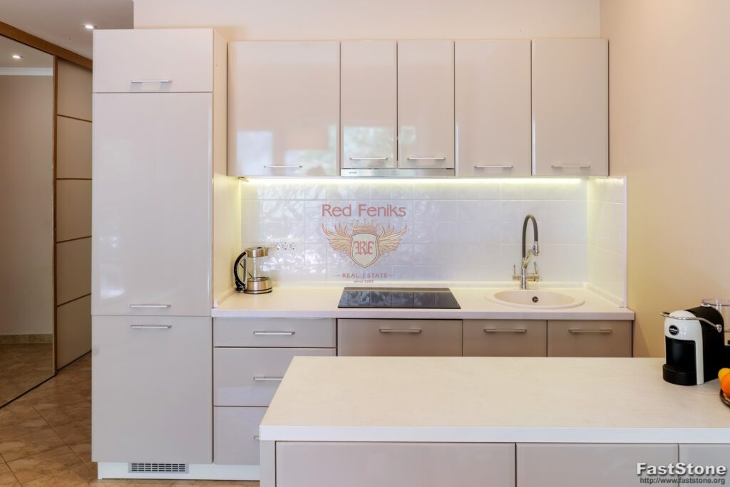 Flat in Kotor, Montenegro, 63 m² - picture 7