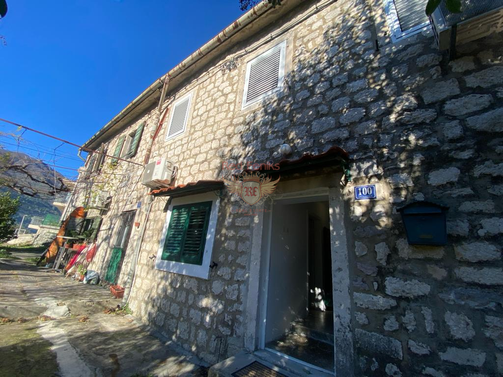 Casa en Kotor, Montenegro, 300 m² - imagen 7