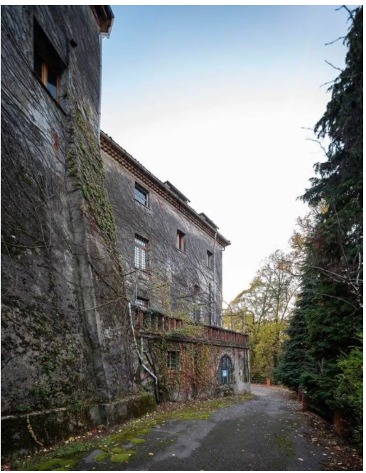 Castle in Turin, Italy, 4 000 m² - picture 4