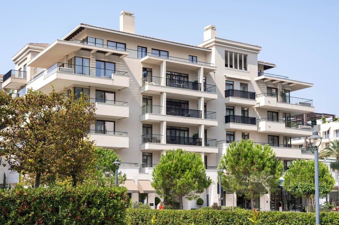 Piso en Tivat, Montenegro, 81 m² - imagen 1