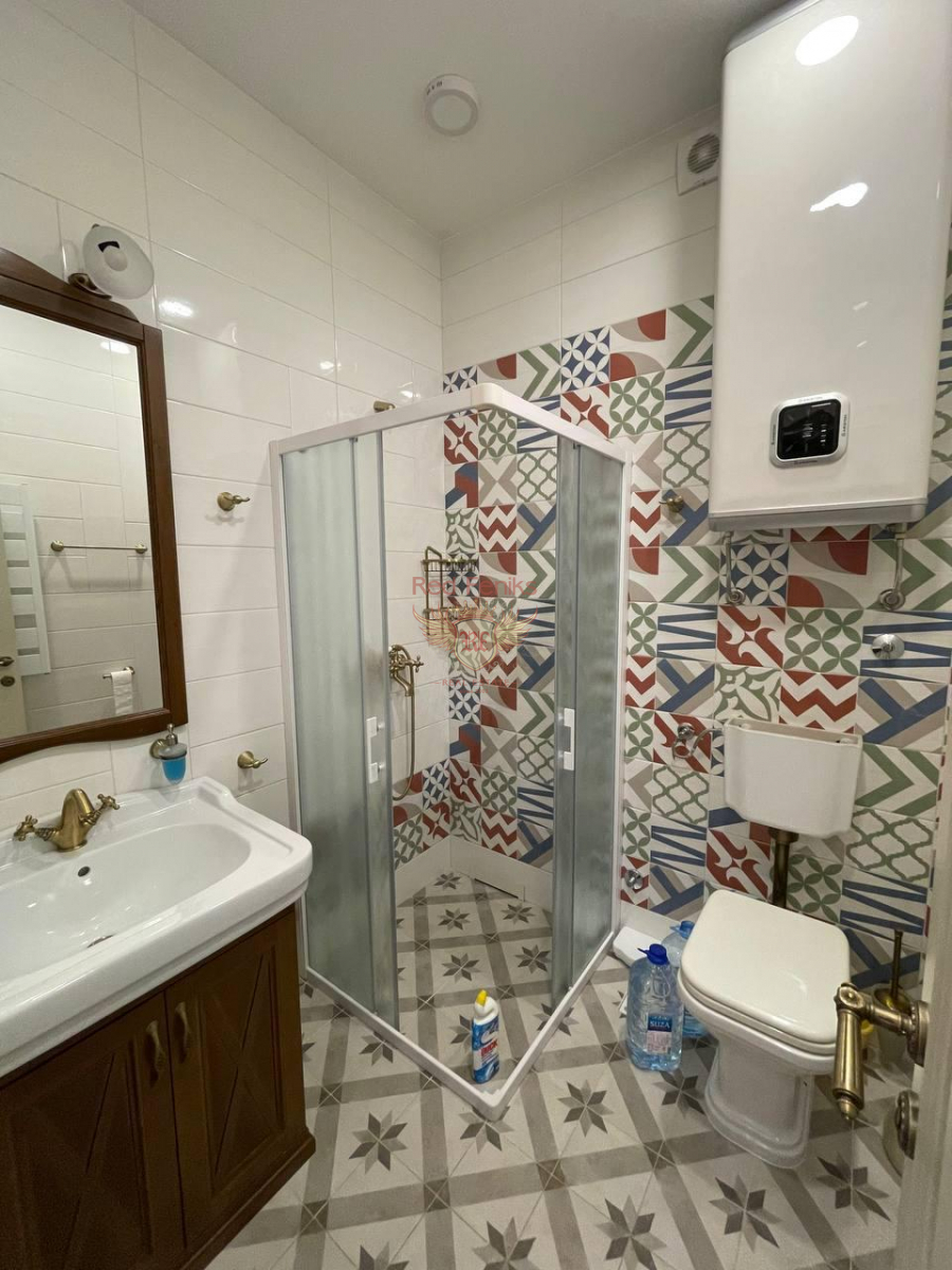 Piso en Herceg-Novi, Montenegro, 141 m² - imagen 8