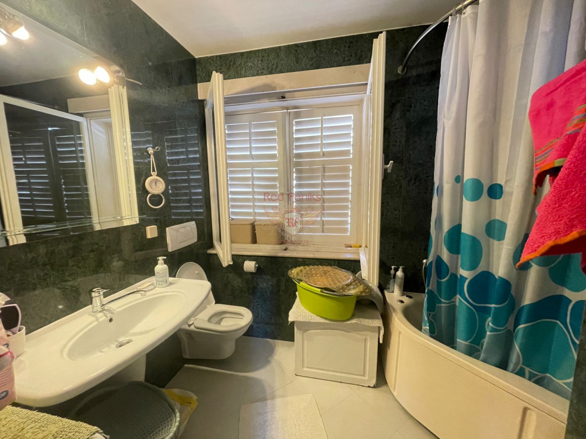 Piso en Herceg-Novi, Montenegro, 111 m² - imagen 9