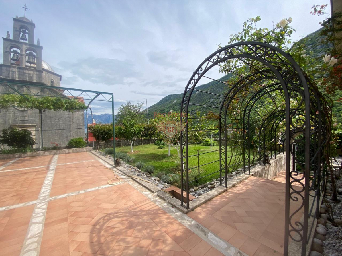 House in Kotor, Montenegro, 306 m² - picture 9