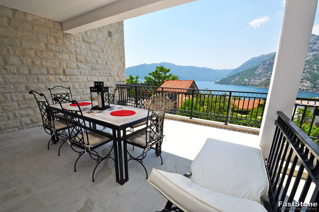 Piso en Kotor, Montenegro, 92 m² - imagen 17