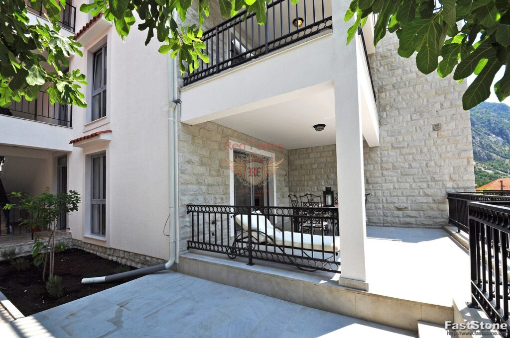Piso en Kotor, Montenegro, 92 m² - imagen 18