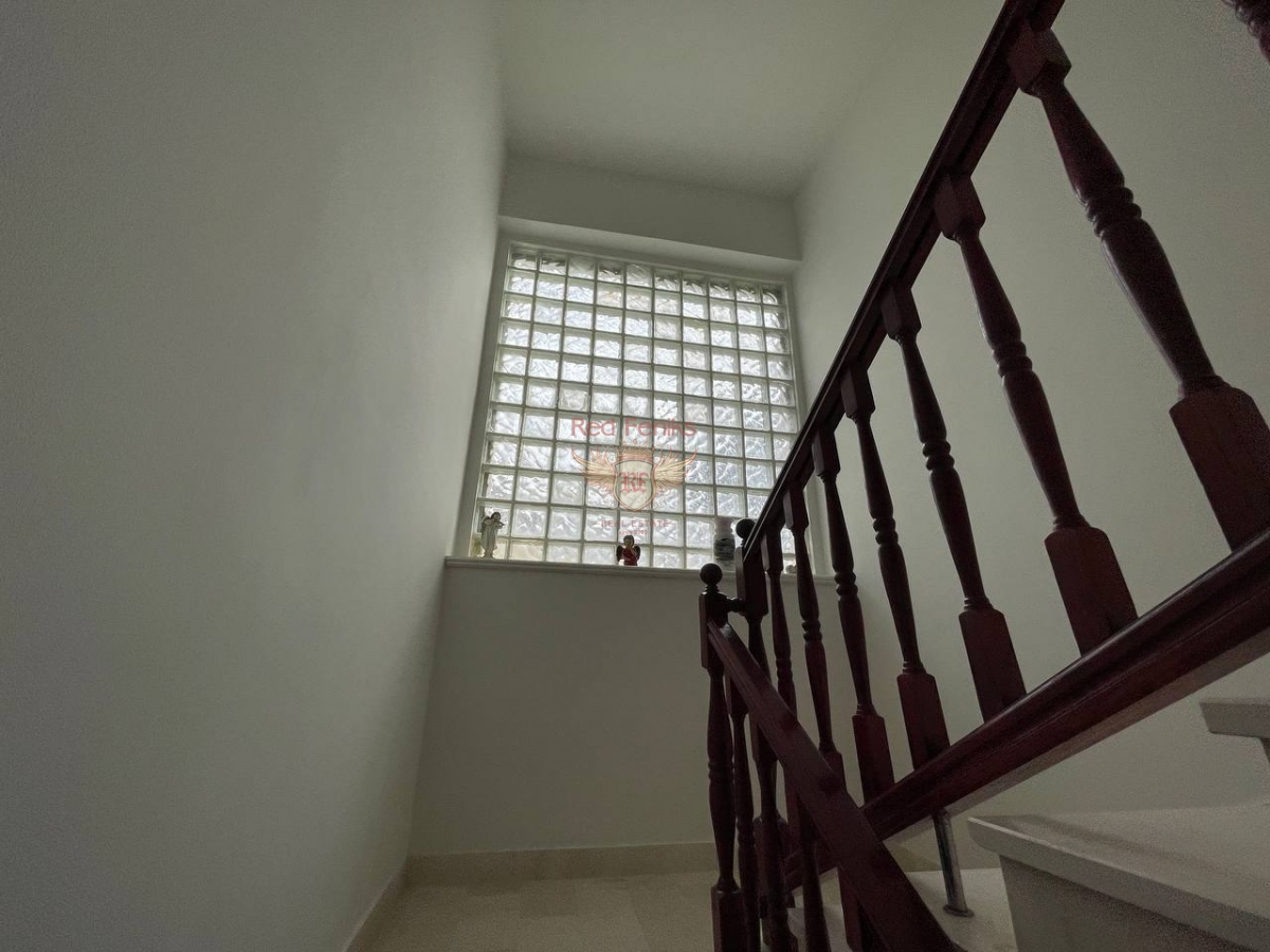 Flat in Herceg-Novi, Montenegro, 227 m² - picture 18