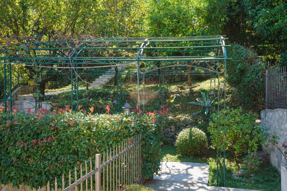 Casa en Kotor, Montenegro, 300 m² - imagen 19