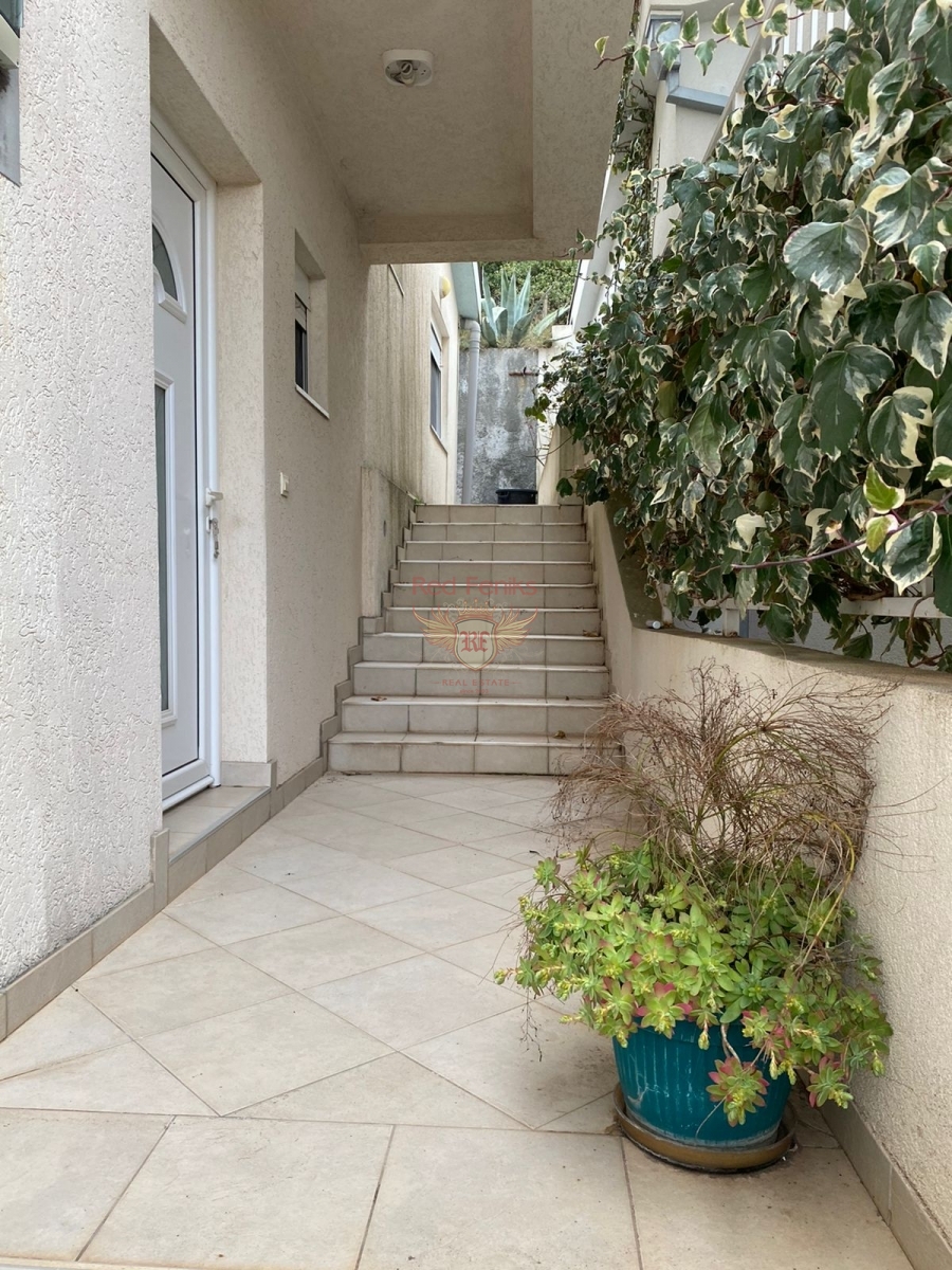 House in Bar, Montenegro, 200 m² - picture 19