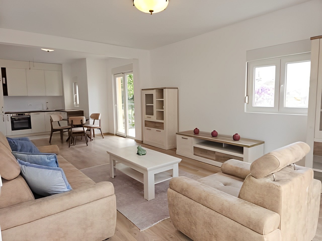 Apartamento en Becici, Montenegro, 71 m² - imagen 1