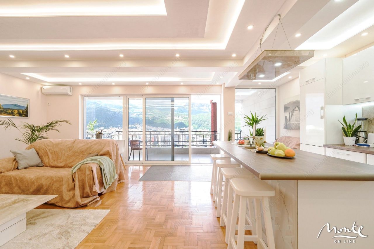 Appartement à Budva, Monténégro, 94 m² - image 1