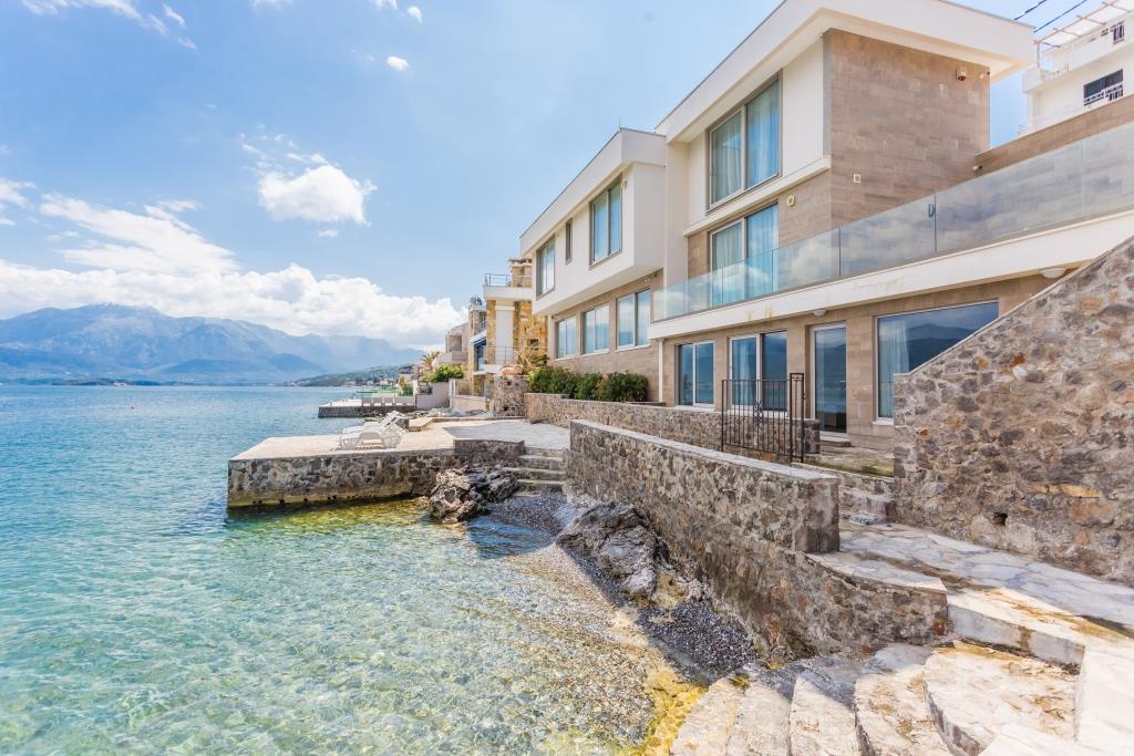 Villa à Krasici, Monténégro, 240 m² - image 1