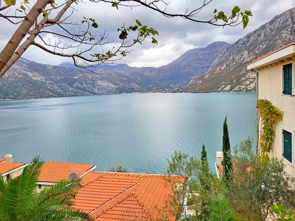 Apartamento en Kostanjica, Montenegro, 126 m² - imagen 1