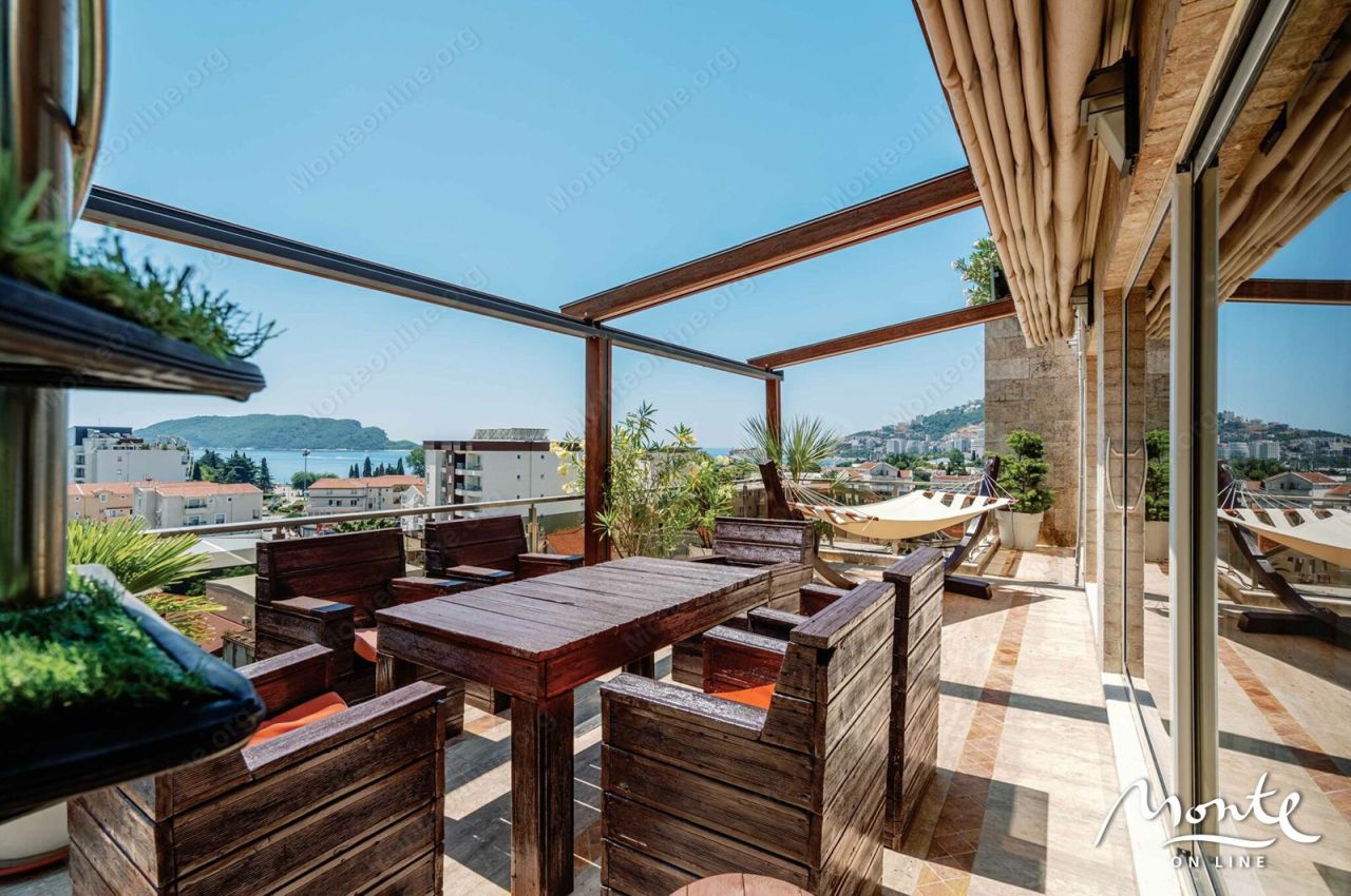 Apartment in Budva, Montenegro, 200 m² - picture 1