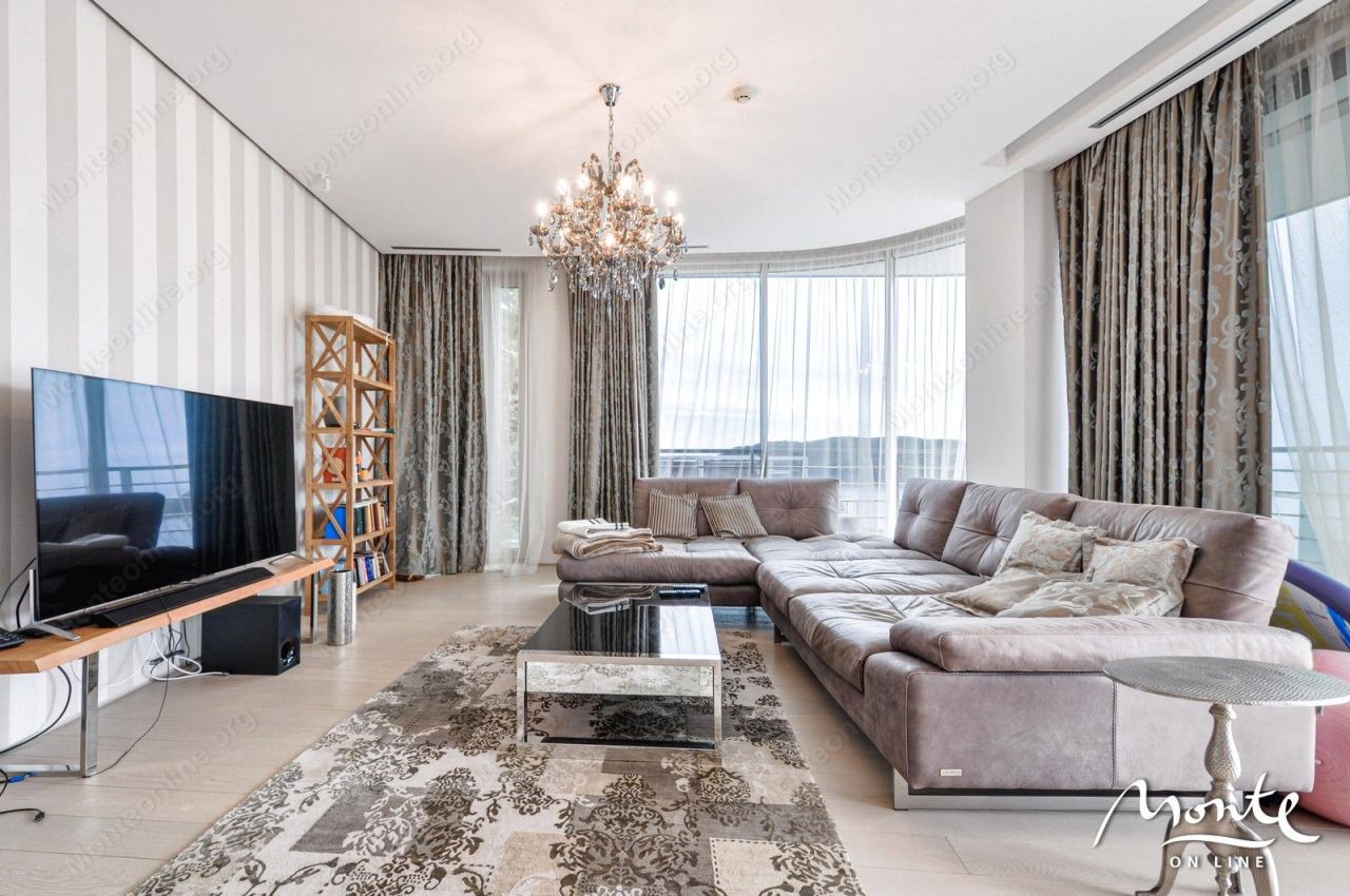 Apartamento en Budva, Montenegro, 179 m² - imagen 1