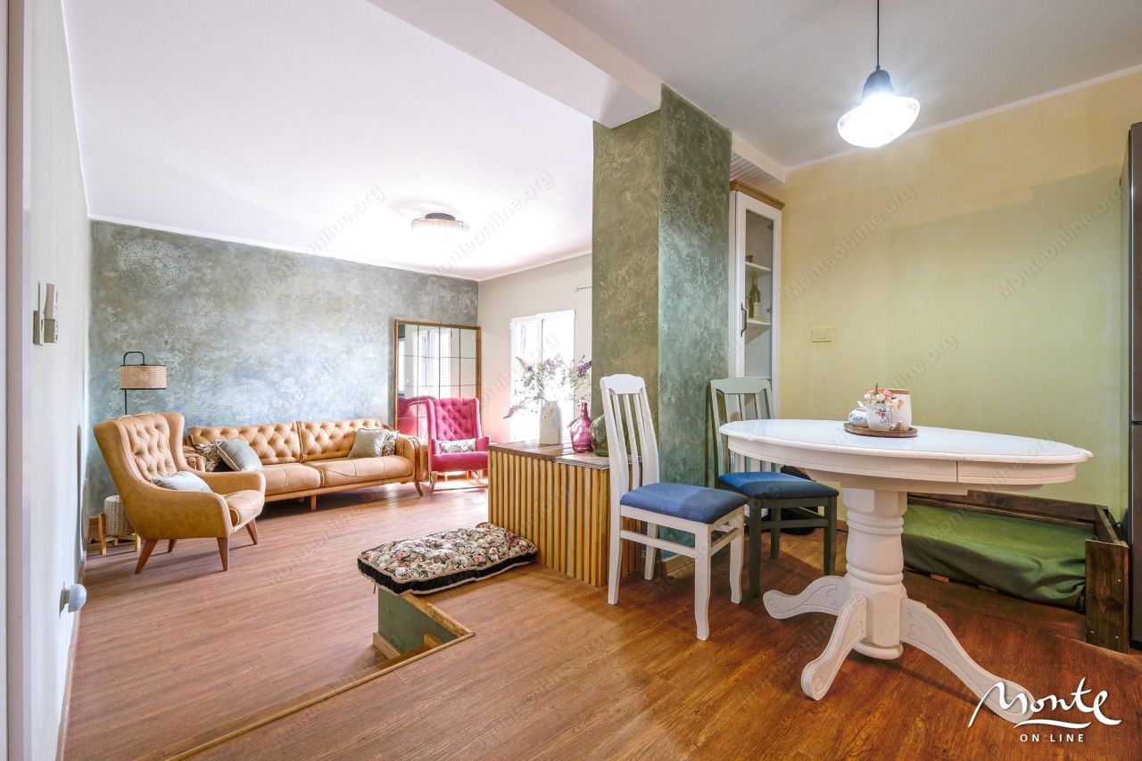 Villa in Petrovac, Montenegro, 67 m² - Foto 1