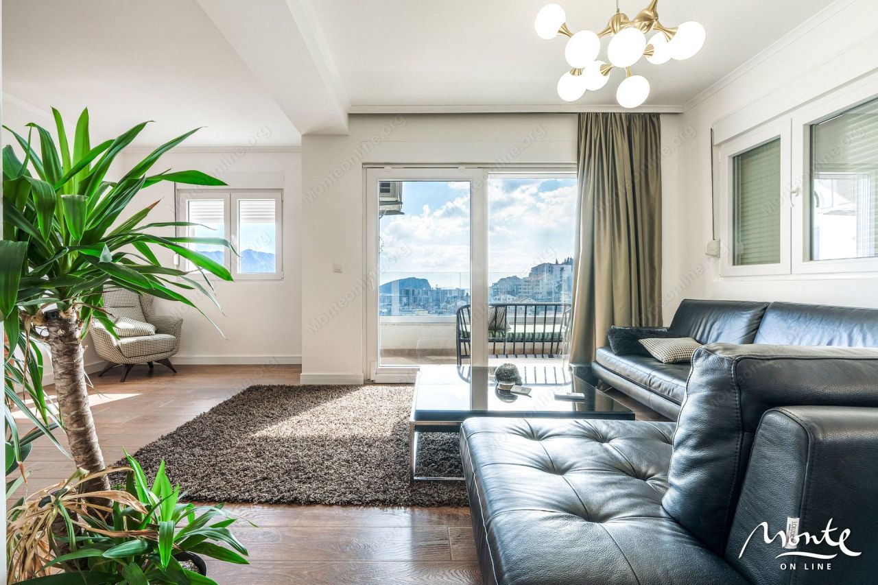 Apartment in Budva, Montenegro, 140 m² - picture 1