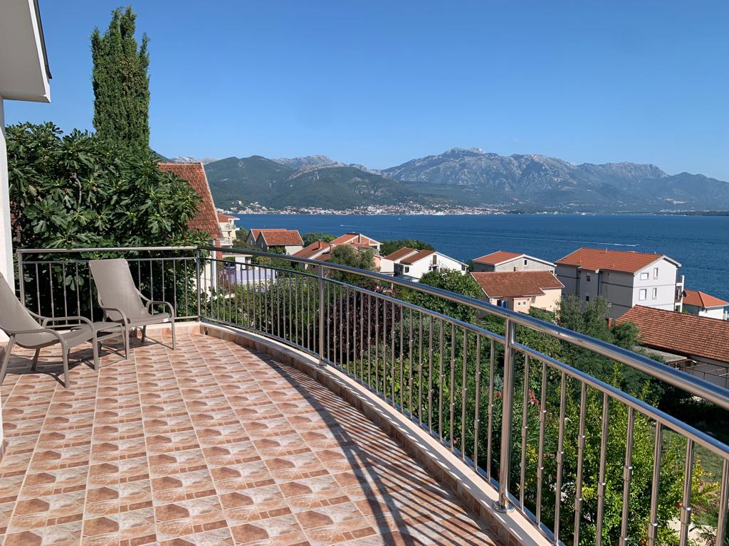 Villa en Bijela, Montenegro, 143 m² - imagen 1