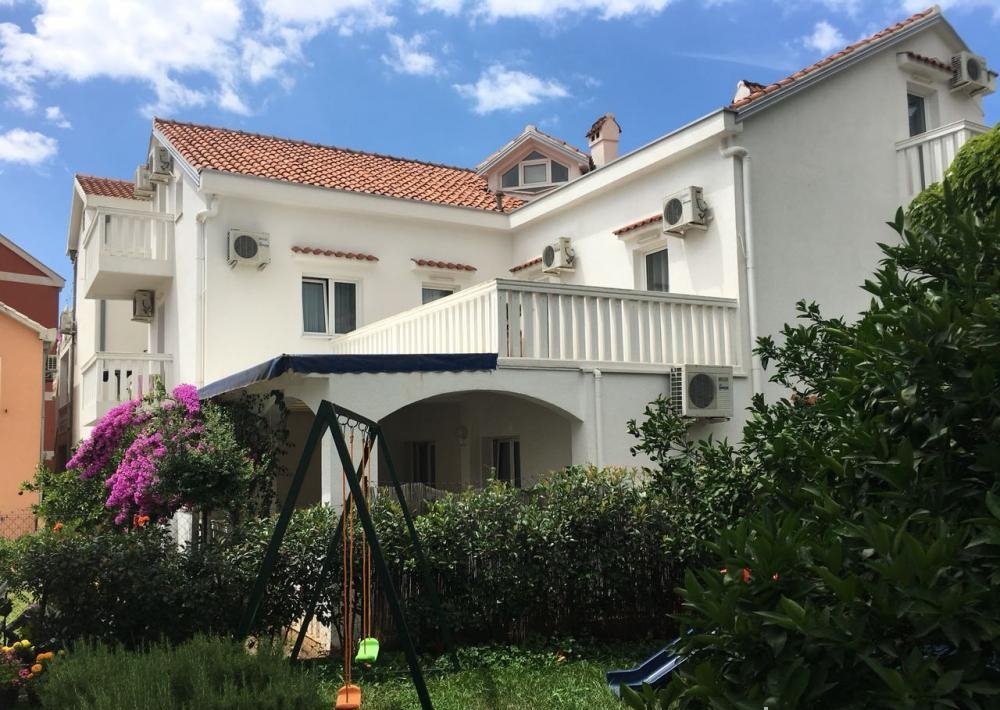 Villa in Budva, Montenegro, 400 m² - Foto 1