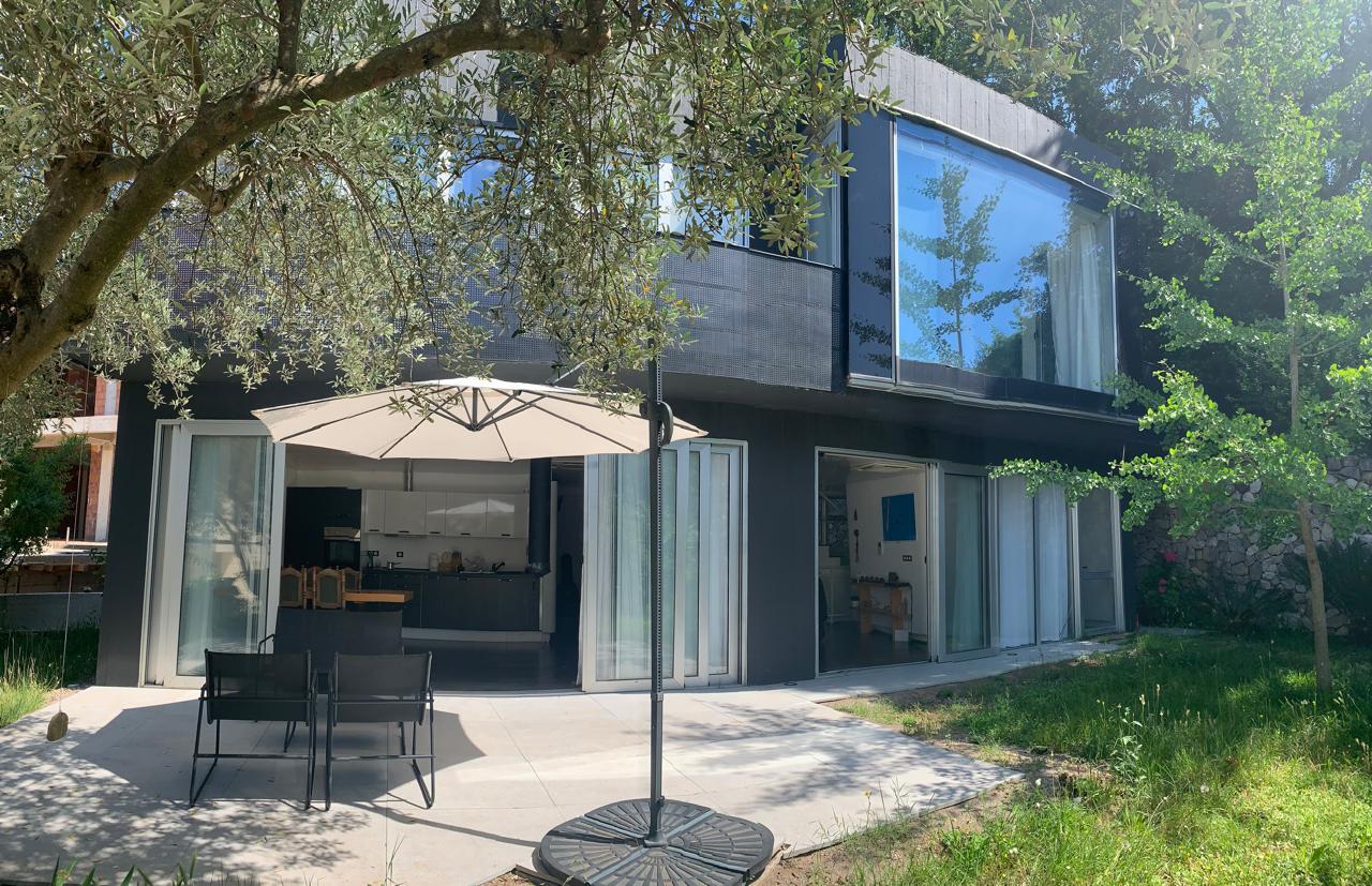 Villa en Budva, Montenegro, 350 m² - imagen 1