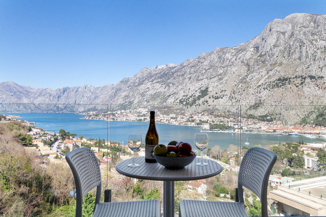Apartamento en Kotor, Montenegro, 64 m² - imagen 1